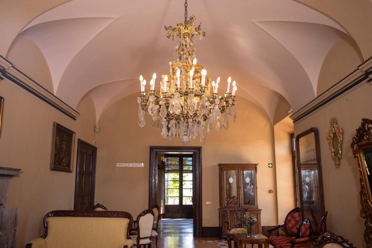 Rvhotels Palau Lo Mirador Torroella De Montgri Bagian luar foto