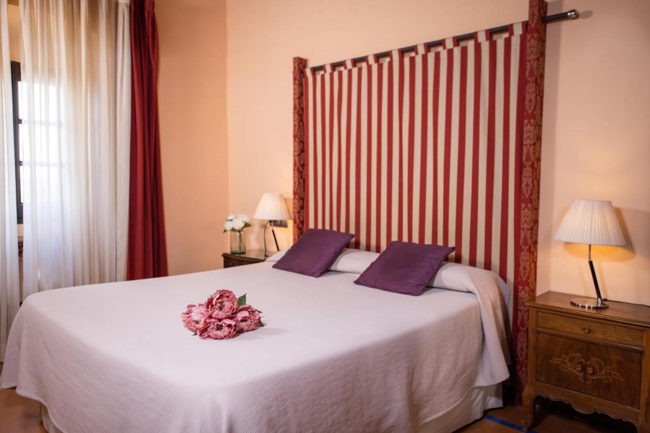 Rvhotels Palau Lo Mirador Torroella De Montgri Bagian luar foto