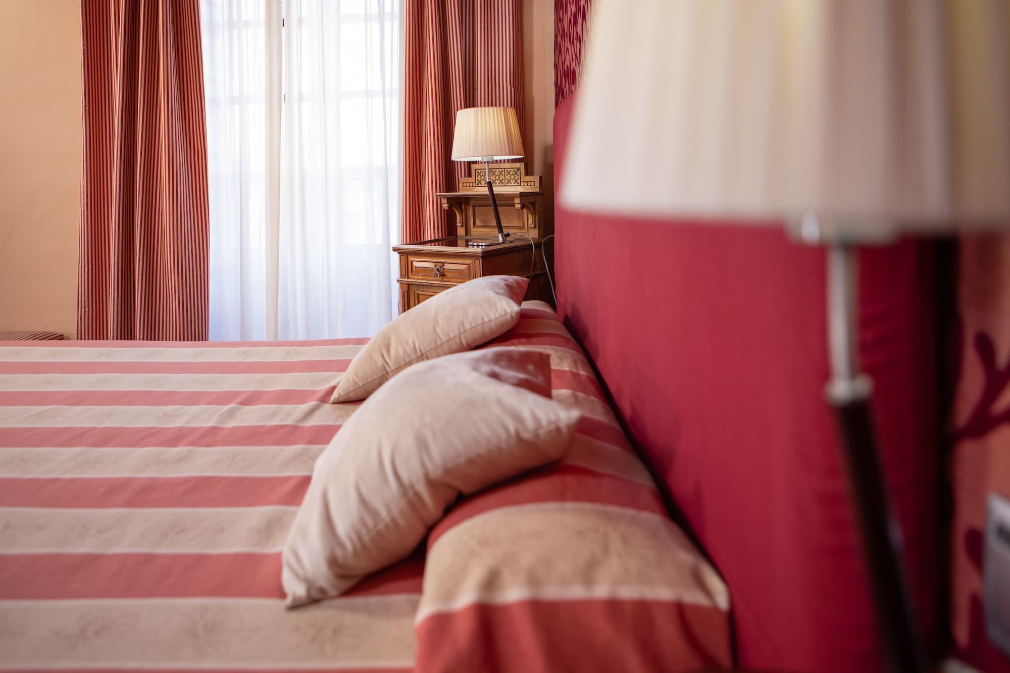 Rvhotels Palau Lo Mirador Torroella De Montgri Bagian luar foto