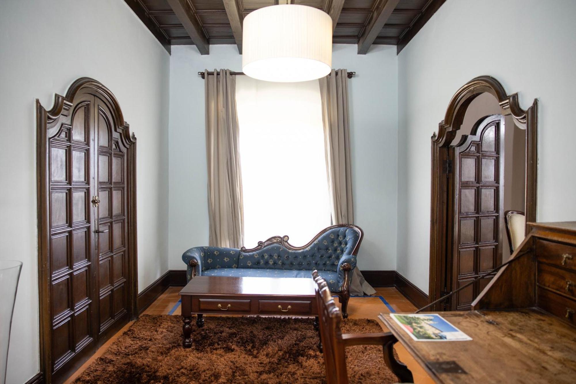 Rvhotels Palau Lo Mirador Torroella De Montgri Bagian luar foto